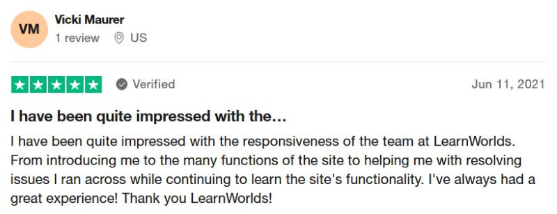 A LearnWorlds user praises the platform’s customer service.